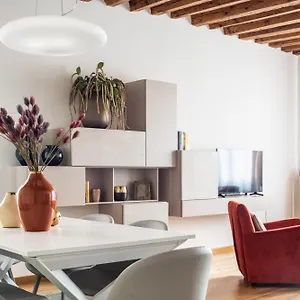 erbaria-design-apartment-rr.hotelinveneto.com/